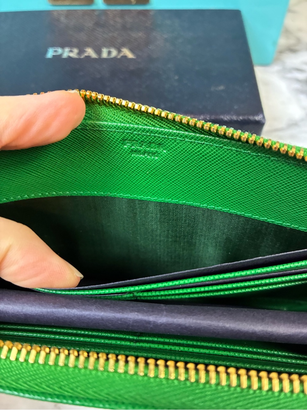 Prada Verde Green Saffiano Leather Zip Around Wallet - NWOT Brand New w/ Box - Picture 8 of 15